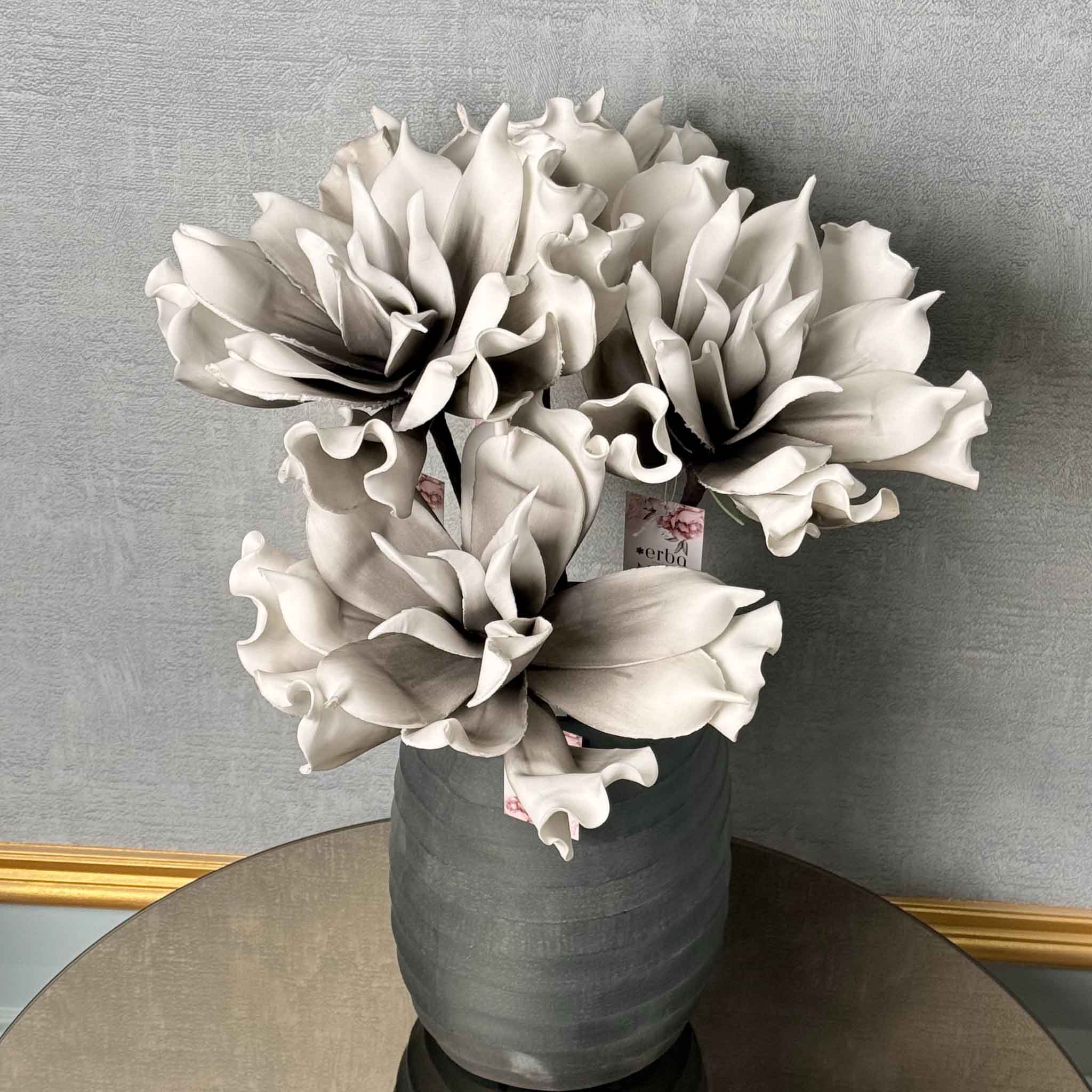 Dahlia White