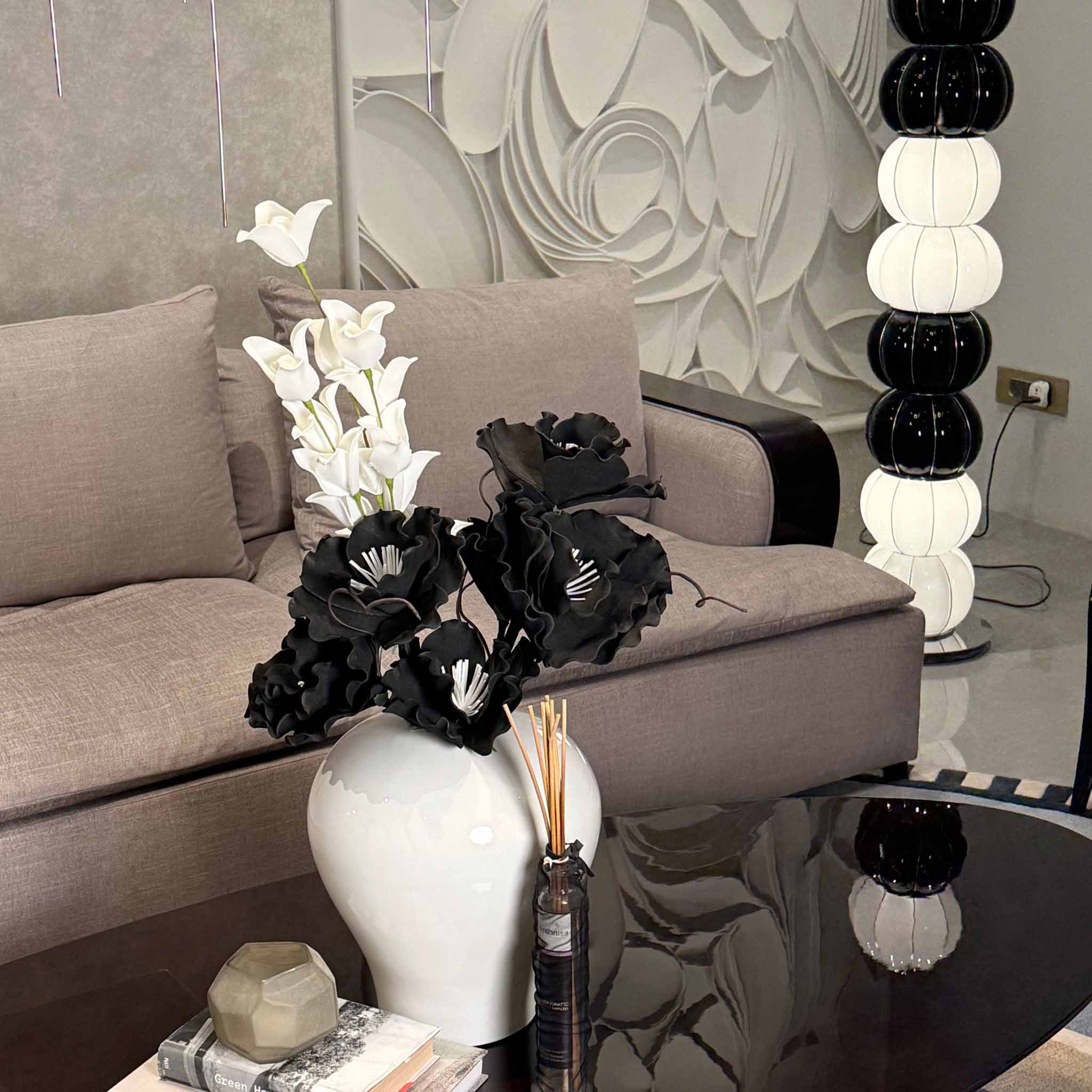 Ruffle Poppies Black bunch